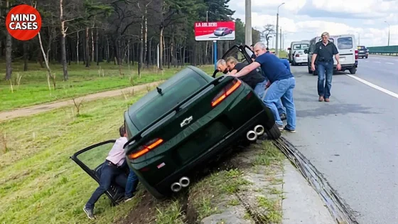 40 Incredible Road & Car Crash Moments You Won’t Believe Were Caught on Camera!